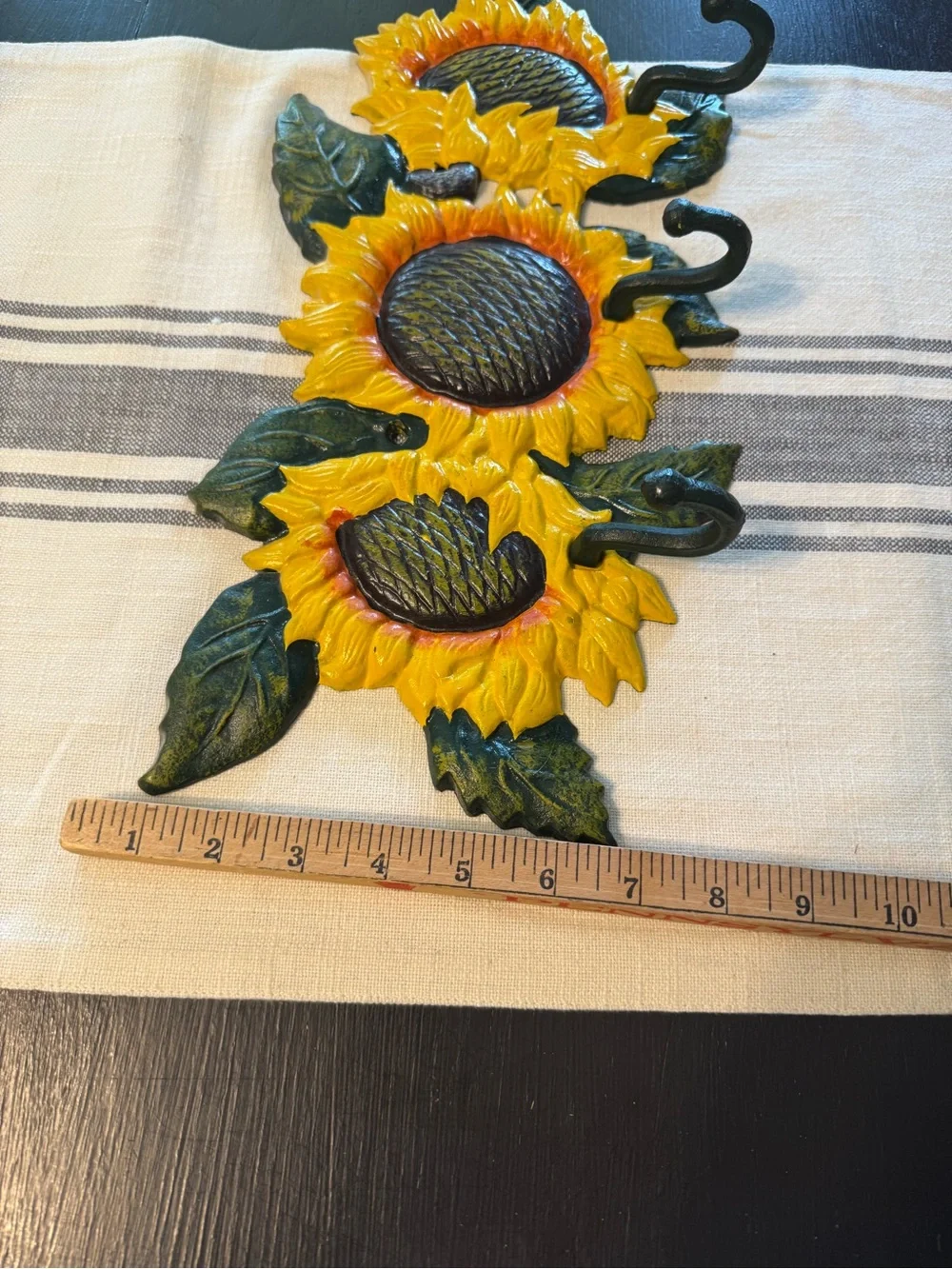 Cast iron 3 sunflower with 3 hook wall hanging